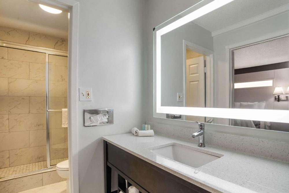 Suite with Two Double Beds - Non-Smoking interior
